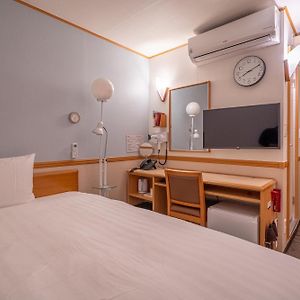 Economy  Without Window Room